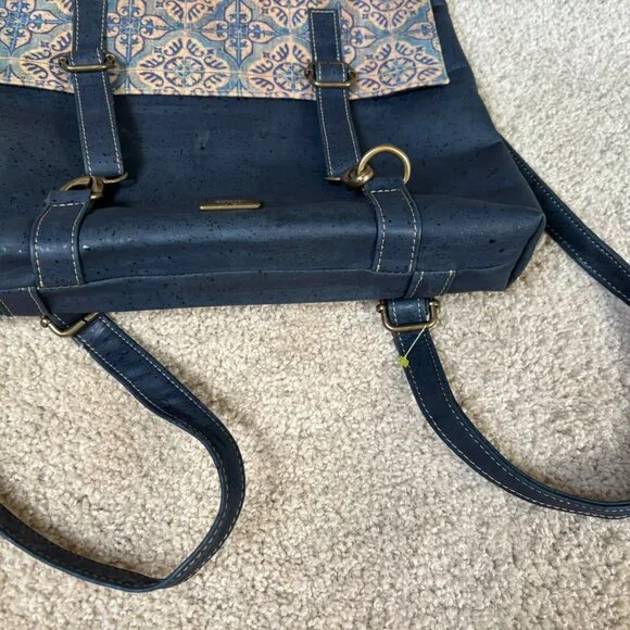 Navy & Tan Acorticeira Cork Flat Backpack Portugal Water Resistant Natural Vegan - Picture 9 of 11